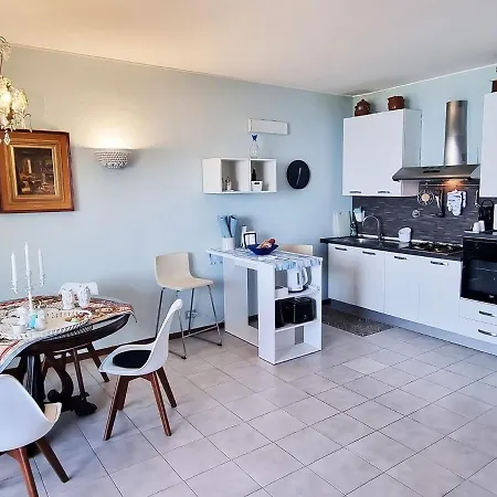 アパート Little Paradise タオルミーナ
